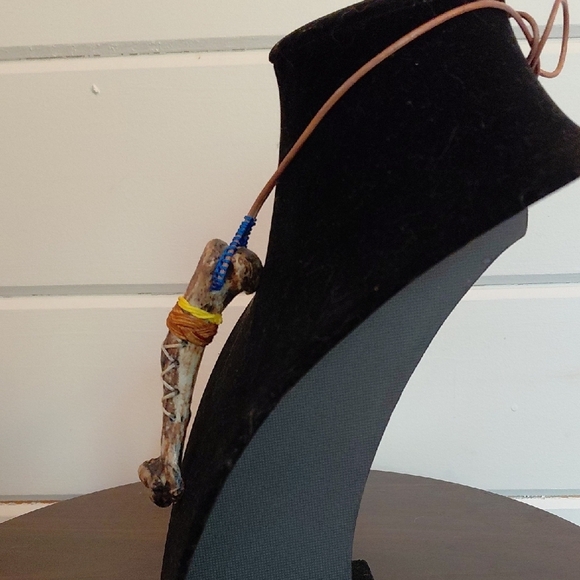 Bone Necklace With Knots - Picture 6 of 8